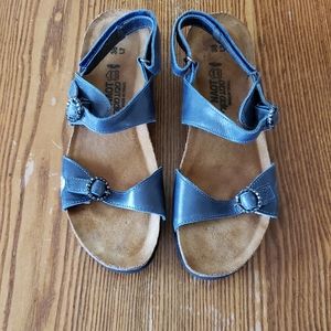 Naot sandal size 7